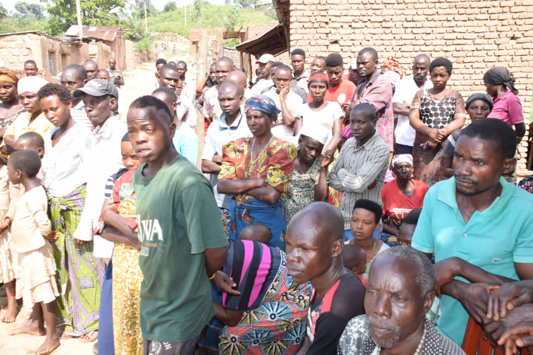 BURUNDI : Rencontres débats sur terrain en colline NYAMBUYE à ISARE / BUJUMBURA
