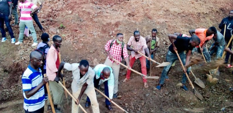 BURUNDI : TDC  – Réparer une route sur la colline RUKONWE à MABANDA, MAKAMBA