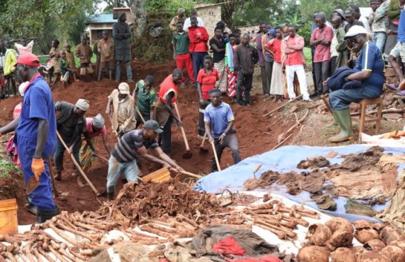 GENOCIDE CONTRE LES HUTU DU BURUNDI EN 1972 : 77 corps exhumés d’une fosse à BUHINYUZA / MUYINGA