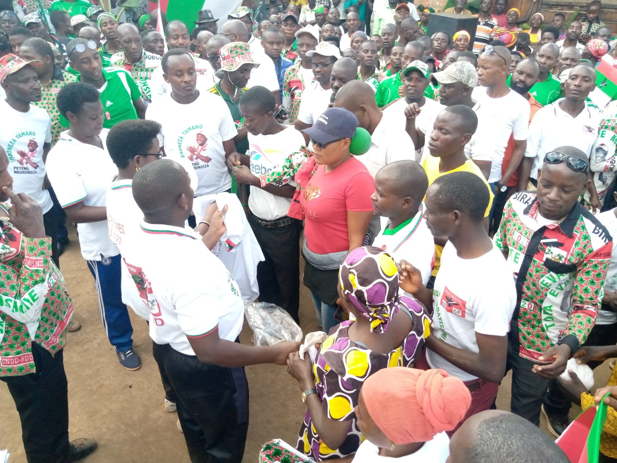 BURUNDI : Le CNDD-FDD RUYIGI reçoit 303 nouveaux militants avec beaucoup de CNL