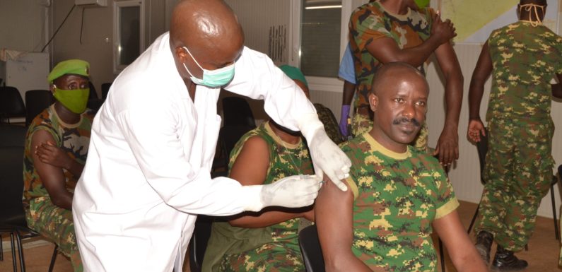 BURUNDI : Des militaires FDNB vaccinés contre la COVID19 à L’AMISOM / SOMALIE