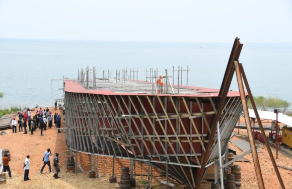 BURUNDI : Visite d’un chantier naval à KABEZI / BUJUMBURA