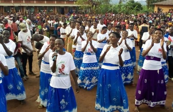 BURUNDI : Le CNDD-FDD GIHOGAZI en colline RUTEGAMA / KARUSI