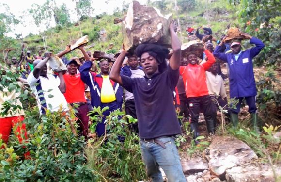 Burundi : Le CNDD-FDD MUTUMBA mobilisé pour construire un bâtiment à KIGOMA / KARUSI