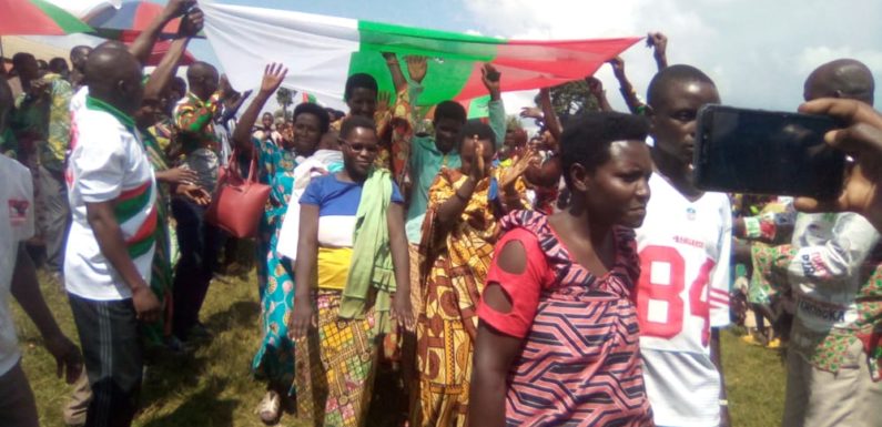 BURUNDI : Le CNDD-FDD en colline Gihinga accueille 103 nouveaux militants / Mwaro