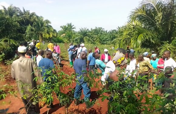 Burundi : TDC – Tracer des courbes de niveau à Kibenga en commune Rugazi / Bubanza