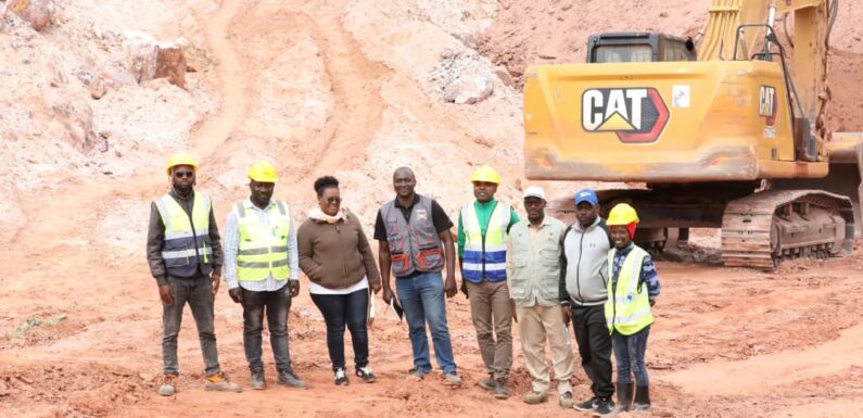 Burundi : L’OBM visite des sites miniers d’or de Butihinda / Muyinga
