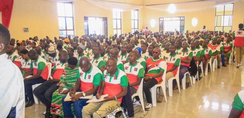 Burundi : Le CNDD-FDD présente ses nouveaux membres du Bureau Politique à Muyinga