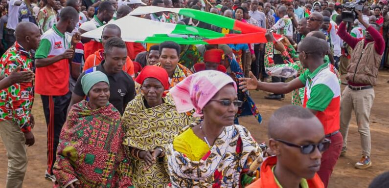 Burundi : 1352 nouveaux militants entrent au CNDD-FDD Rusaka / Mwaro