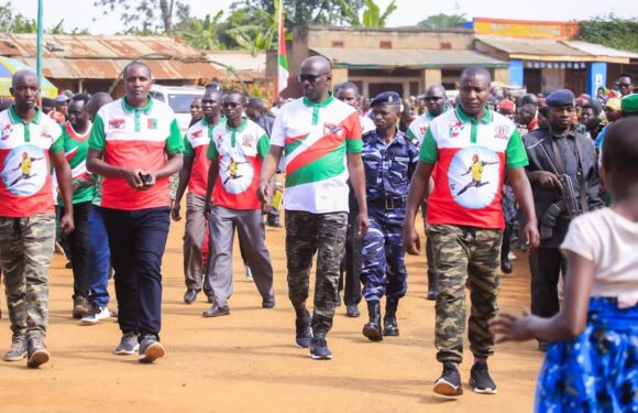 Burundi : Le Secrétaire Général du CNDD-FDD en visite à Kayogoro / Makamba