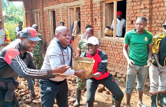 Burundi : TDC – Paver les salles de classe à Mabayi / Cibitoke