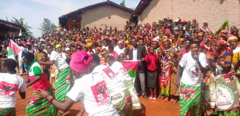 Burundi : Le CNDD-FDD en colline Kibayi accueille 31 nouveaux ex-CNL / Kayanza