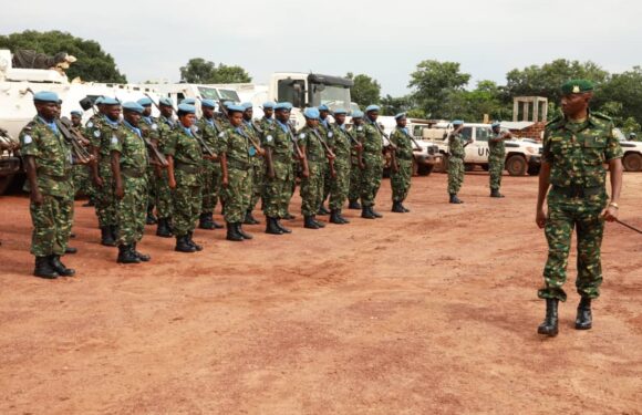 Burundi : Le Chef d’État-Major en visite auprès des troupes engagées en Centrafrique