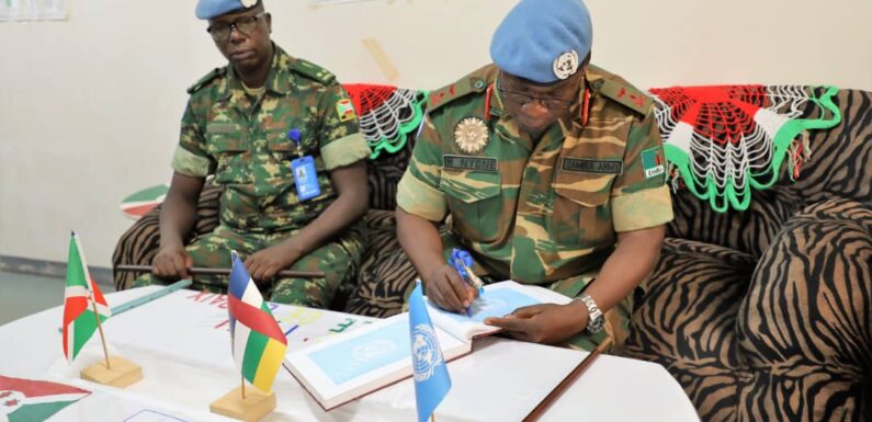 Burundi : Visite du contingent militaire FDNB de la MINUSCA en Centrafrique
