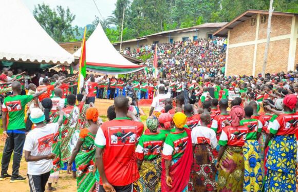 Burundi : Ndikuriyo Réverien visite des sections zonales CNDD-FDD de Bujumbura