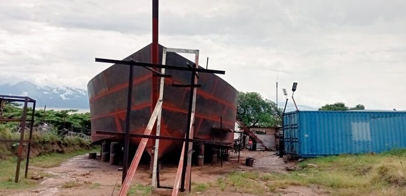 Burundi : La CTSNL rencontre les artisans bâtisseurs de navires à Kabezi.