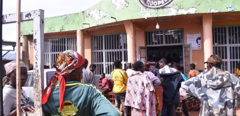 Burundi : Inscription des enfants en commune Buhiga à Karusi, affluence record.