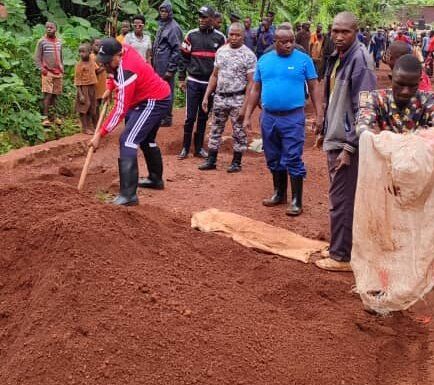 Burundi : TDC – Entretien de la route Nyarunazi-Kobero à Busoni, Kirundo.