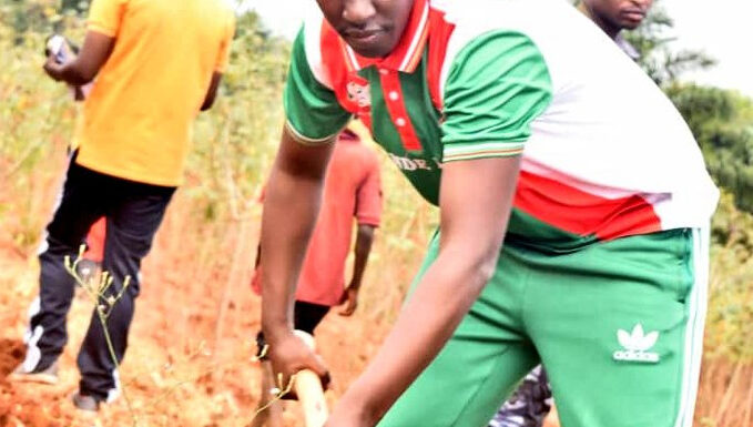 Burundi : Hon. Nkurunziza Fabrice aux travaux communautaires à Rugazi, Bubanza.