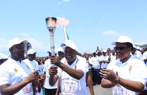 Burundi : Le flambeau de la paix de la 18ᵉ édition arrive à Bujumbura.