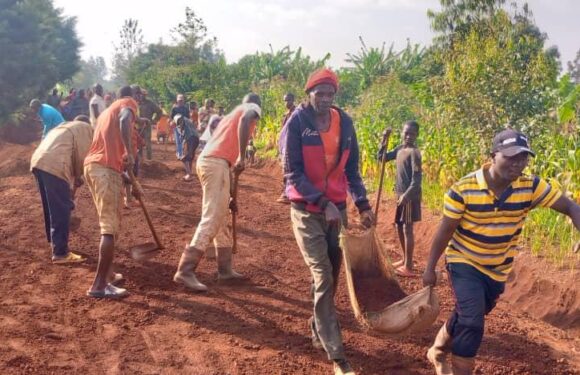 Burundi : Les citoyens de Taba construisent une route reliant Gihogazi à Karusi.