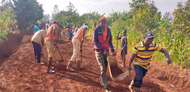 Burundi : Les citoyens de Taba construisent une route reliant Gihogazi à Karusi.