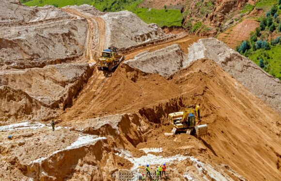 Burundi : Le Président Ndayishimiye visite le site minier de Kivuvu, Kayanza.