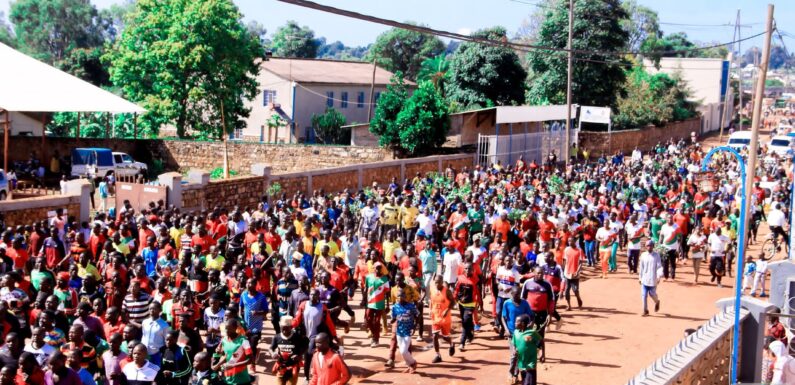 Burundi : Les jeunes imbonerakure mobilisés pour les élections de 2025 à Muyinga.